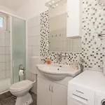 2 Bedroom Cozy In Rogoznica (Sibenik-Knin)