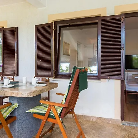 شقة 2 Bedroom Cozy In روغوزنيكا