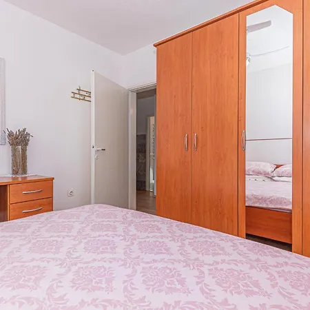 2 Bedroom Beach Front Apartment In Rogoznica *