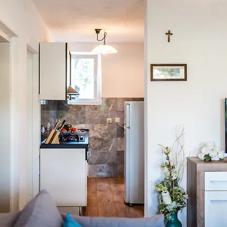 2 Bedroom Cozy In