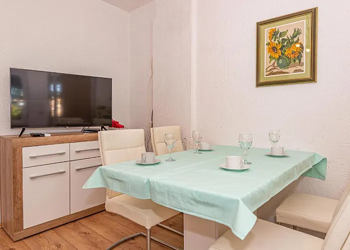 Apartamento 2 Bedroom Cozy In Rogoznica (Sibenik-Knin)
