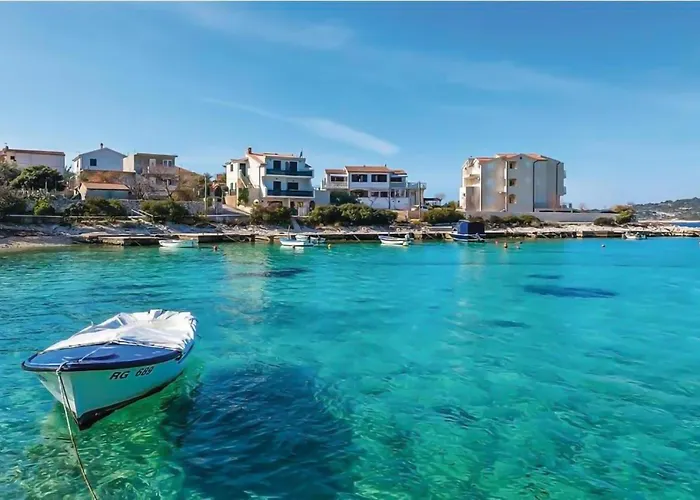 Apartamento 2 Bedroom Cozy In *