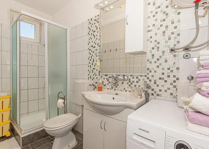 2 Bedroom Cozy In Rogoznica (Sibenik-Knin)